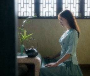 怀孕初期腹部和腰部疼痛，宫缩的迹象还是其他原因？
